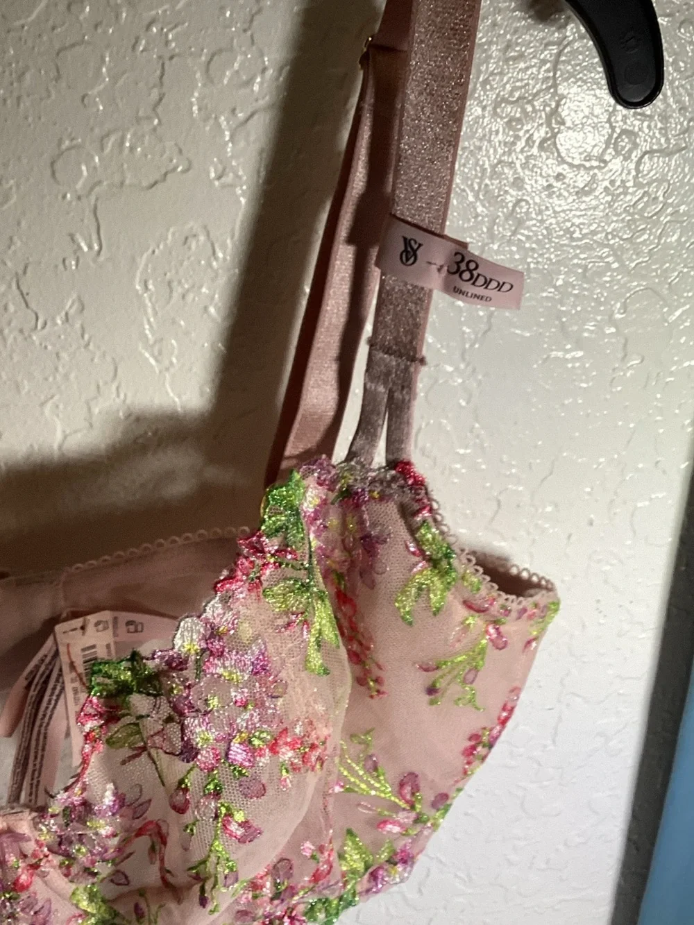 Victoria's Secret Blush Pink Floral Embroidered Underwire Bra
